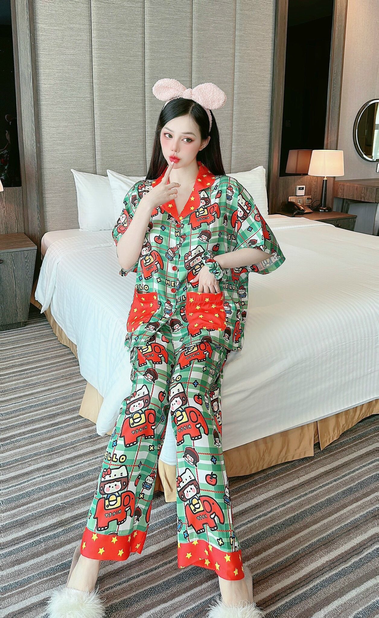 Green Hello Kitty Girl Satin Short Sleeve