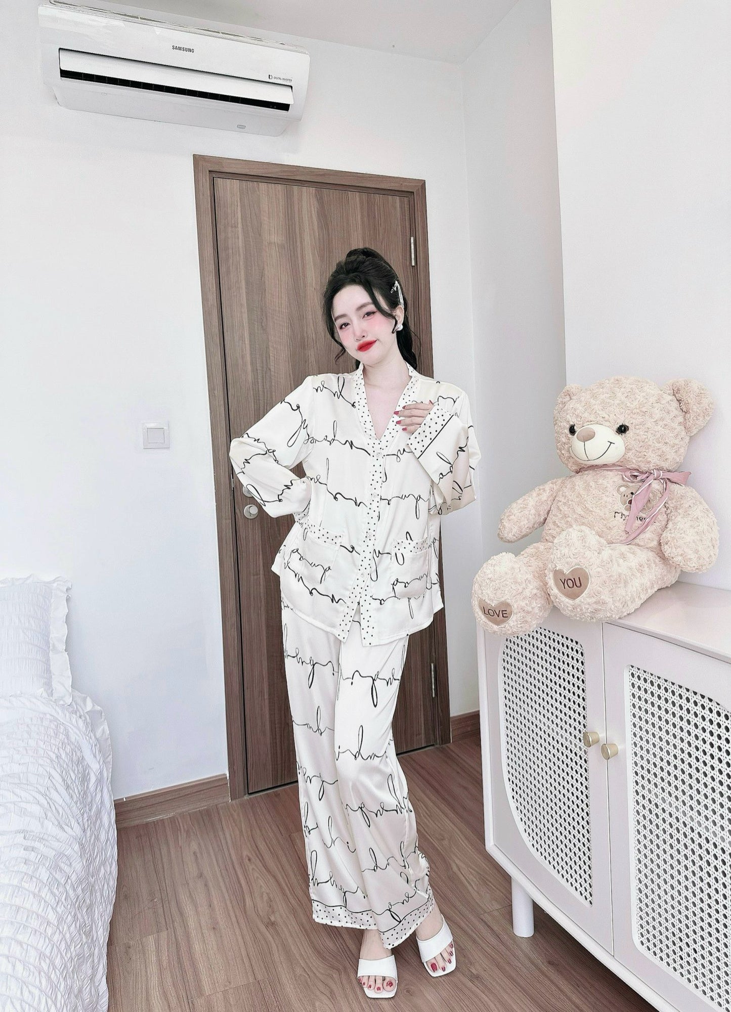 V Neck Stroke Line Simplicity Long Sleeve