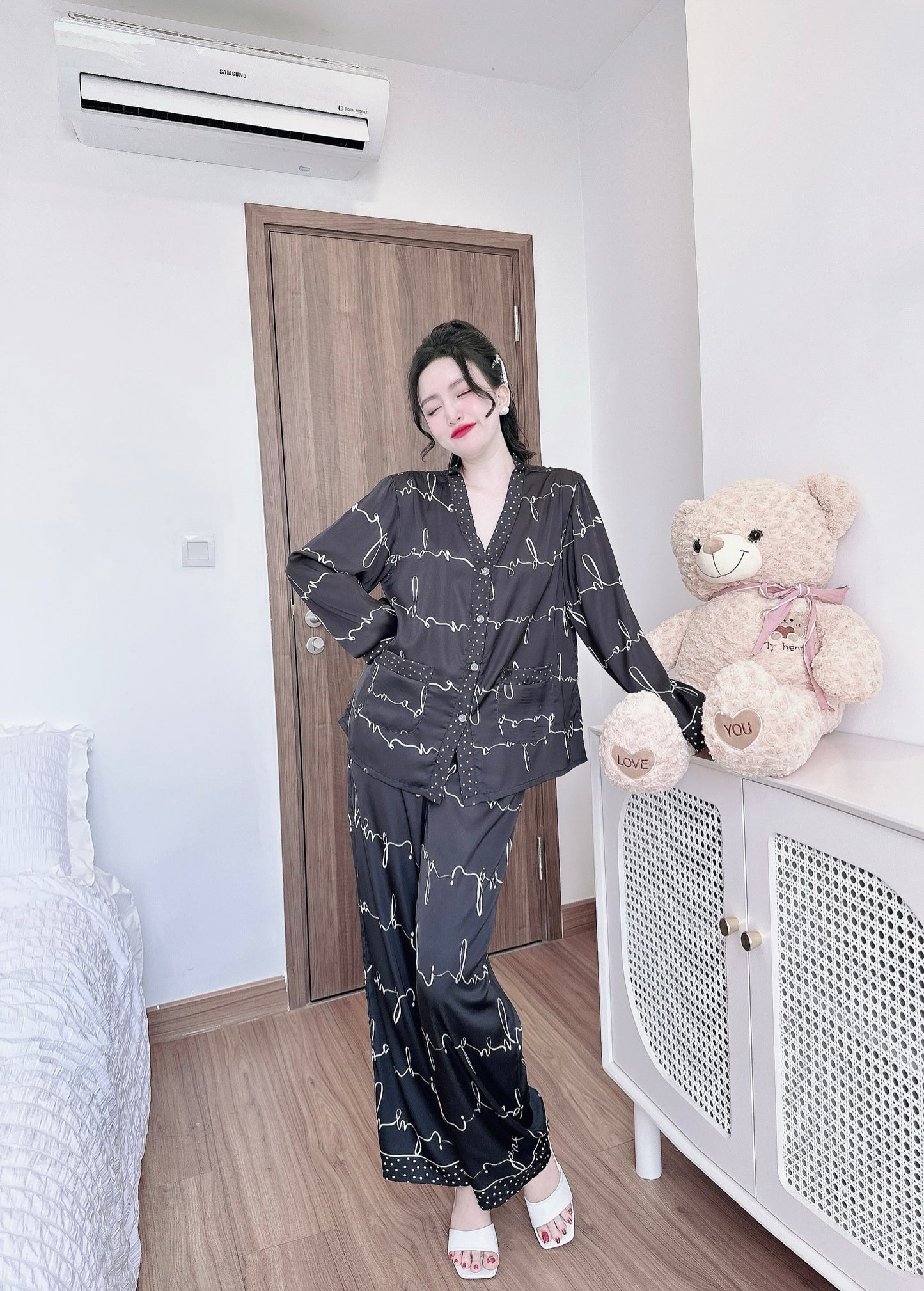 V Neck Stroke Line Simplicity Long Sleeve