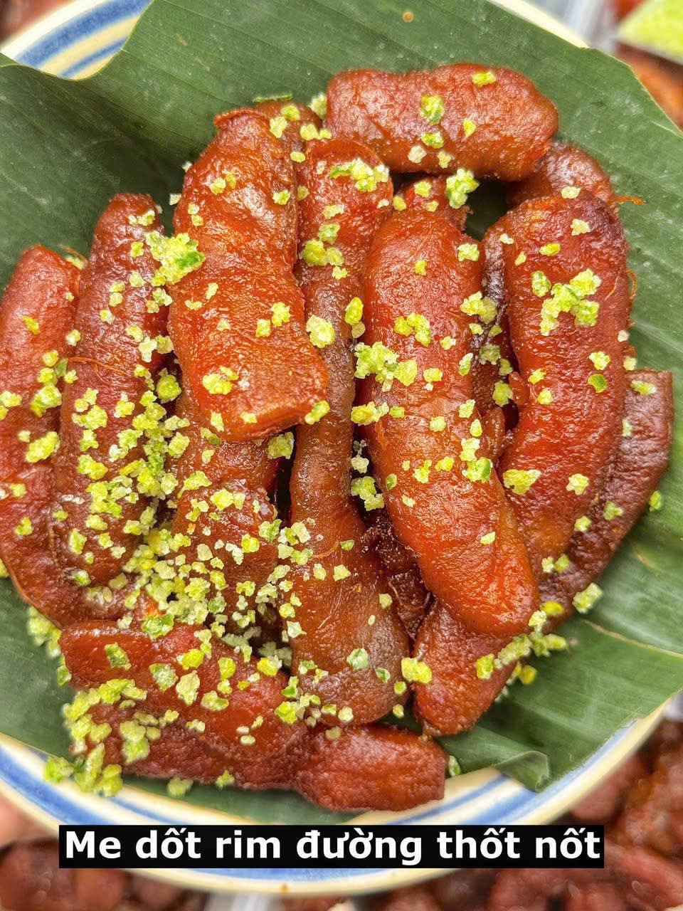 Vietnamese Street Snack Tamarind 500gr & Chili Salt - Me Dốt Rim