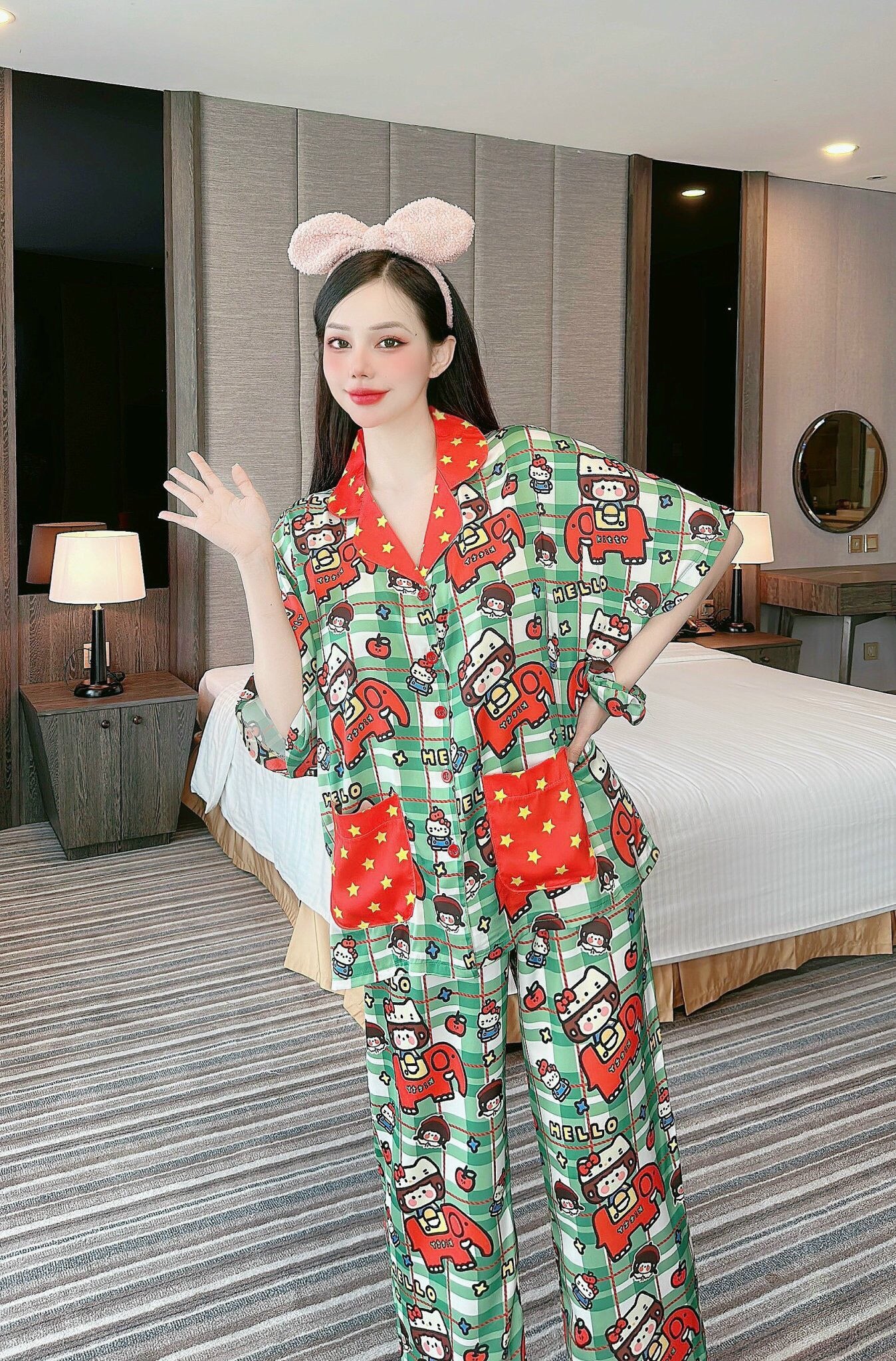 Green Hello Kitty Girl Satin Short Sleeve